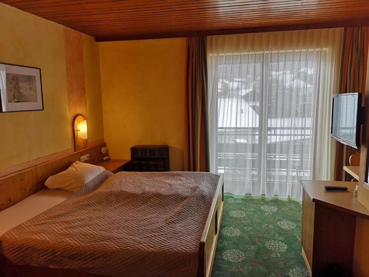 Hotel Wirt Z'Minsta Altmuenster Exterior photo